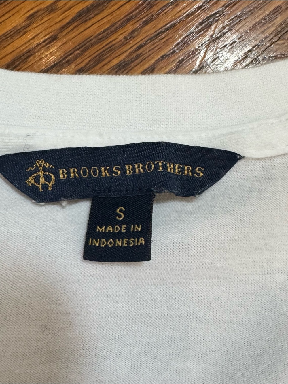 Brooks Brothers White V-Neck Short Sleeve Tee - Picture 2 of 3